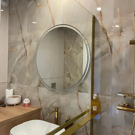 Z Widokiem Na Jezioro I Garazem Lägenhet *