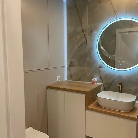 Z Widokiem Na Jezioro I Garazem Lägenhet Poznań