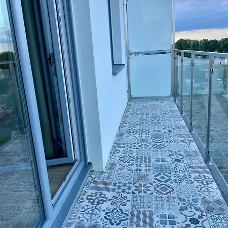 Lägenhet Z Widokiem Na Jezioro I Garazem Poznań