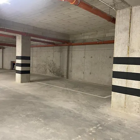 Z Widokiem Na Jezioro I Garazem Lägenhet