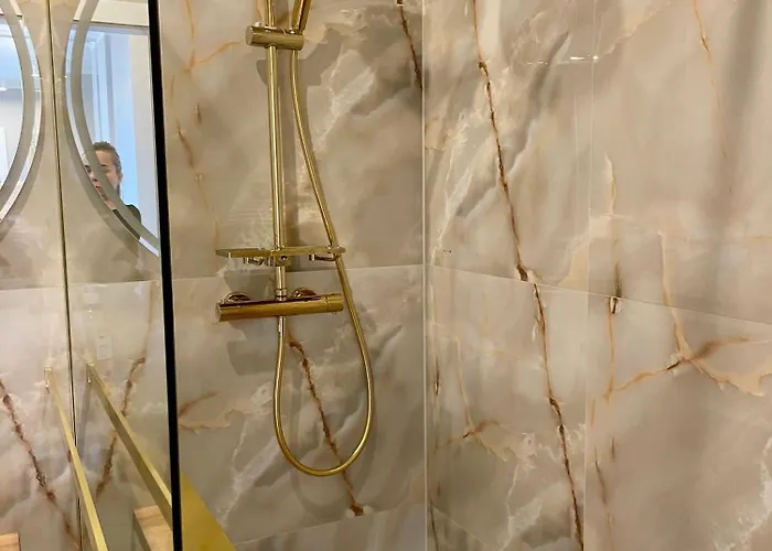 Z Widokiem Na Jezioro I Garazem Apartamento