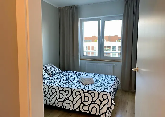 Z Widokiem Na Jezioro I Garazem Poznań