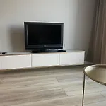 Z Widokiem Na Jezioro I Garazem * بوزنان