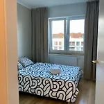 Z Widokiem Na Jezioro I Garazem بوزنان