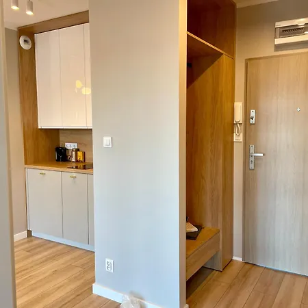 Z Widokiem Na Jezioro I Garazem * Познань