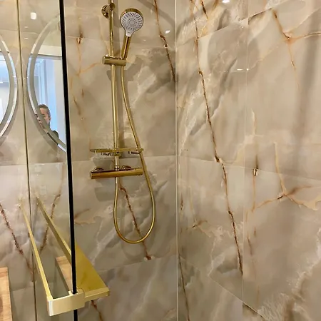 Z Widokiem Na Jezioro I Garazem Апартаменты