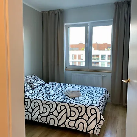 Z Widokiem Na Jezioro I Garazem Poznań
