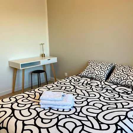 Z Widokiem Na Jezioro I Garazem * Познань