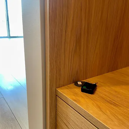 Z Widokiem Na Jezioro I Garazem *