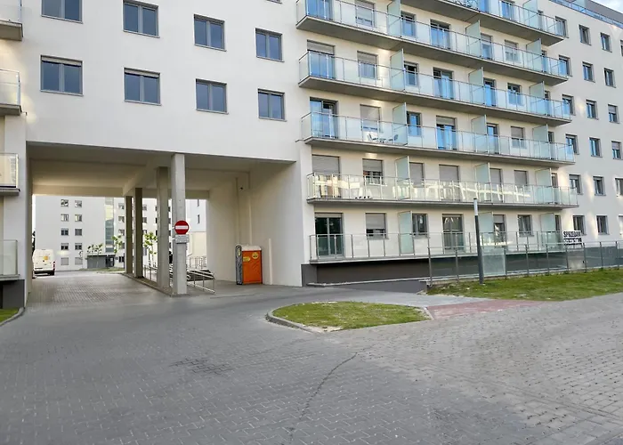 Z Widokiem Na Jezioro I Garazem *