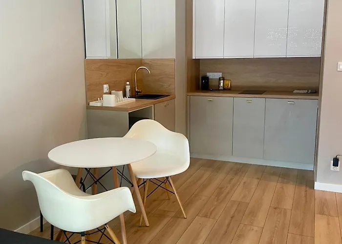 Z Widokiem Na Jezioro I Garazem 公寓